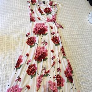 Maxi wrap floral dress